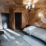Hotel U Halyny *