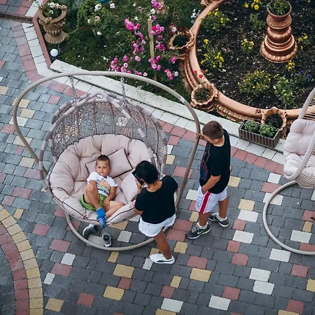 Hotel U Halyny Bukowel